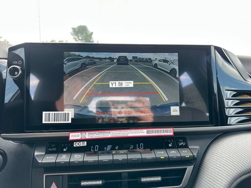 Used 2026 Toyota Camry SE FWD image 25