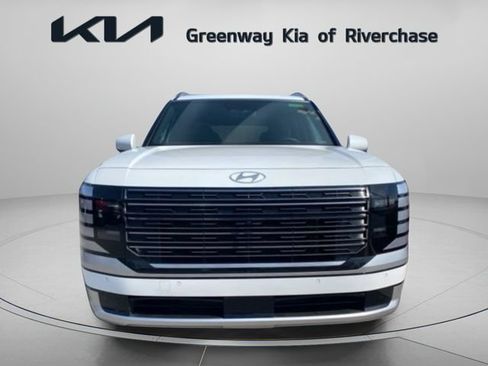 Used 2026 Hyundai Palisade Calligraphy FWD image 2