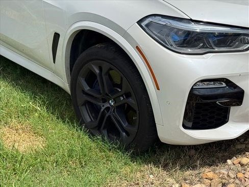 Used 2019 BMW X5 xDrive50i w/ M Sport Package AWD/4WD image 9