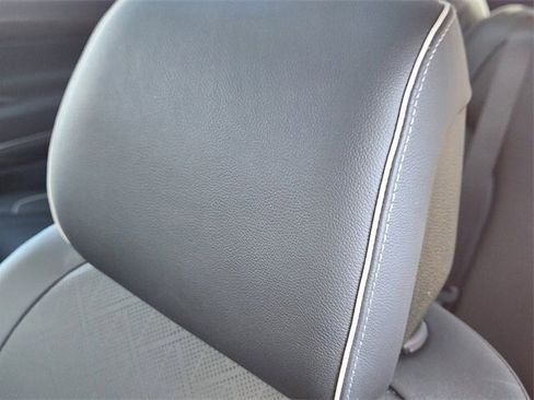 Used 2025 Genesis GV80 2.5T Prestige image 10