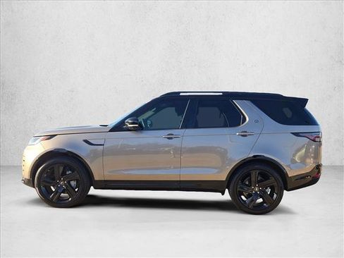 Used 2025 Land Rover Discovery Dynamic SE AWD/4WD image 9