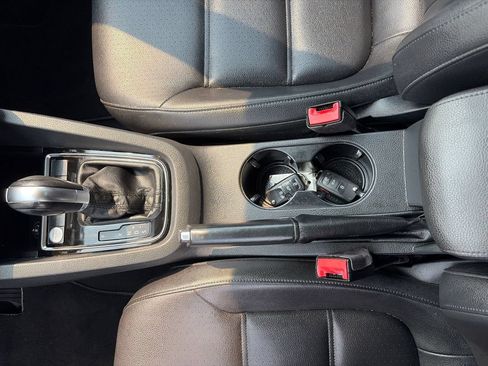 Used 2017 Volkswagen Jetta SEL FWD image 25