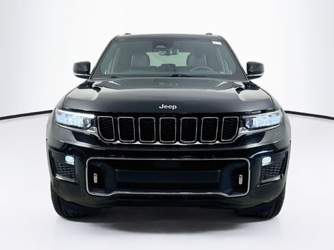 Used 2023 Jeep Grand Cherokee Overland w/ Luxury Tech Group IV AWD/4WD image 2