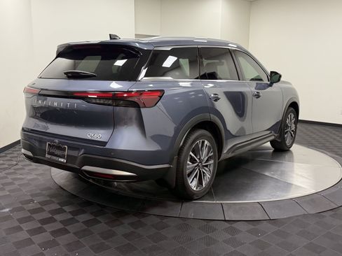 Certified 2027 INFINITI QX60 Luxe w/ Cargo Package FWD image 7