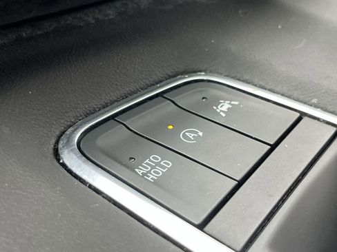 Used 2023 Cadillac Escalade Premium Luxury image 52