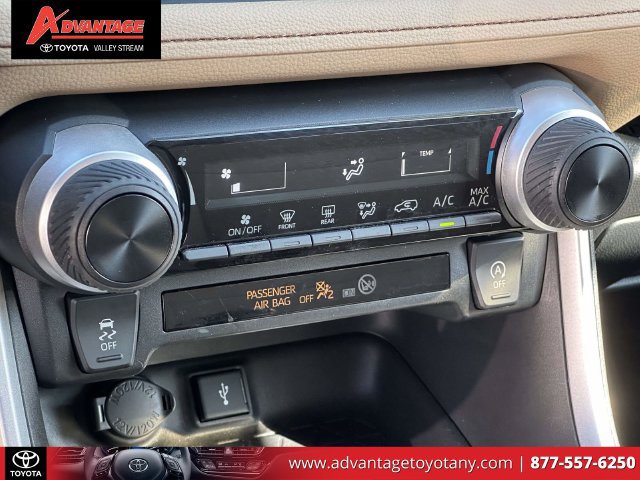 Used 2022 Toyota RAV4 LE AWD/4WD image 31