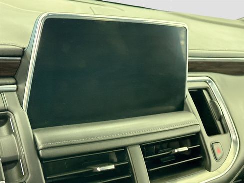 Used 2023 Chevrolet Suburban LT AWD/4WD image 4
