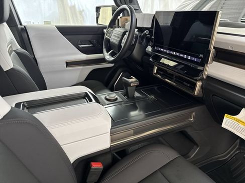 Certified 2025 GMC Hummer EV 3X AWD/4WD image 31