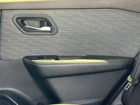 Certified 2023 Nissan Rogue SV FWD image 14