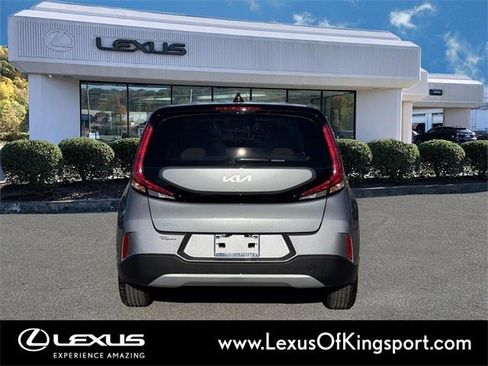 Used 2025 Kia Soul LX w/ LX Technology Package image 4