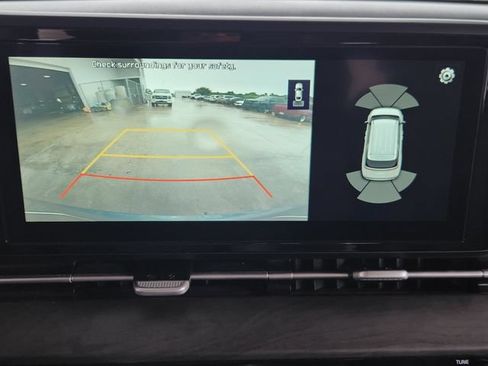 Used 2022 Kia Carnival EX FWD image 16