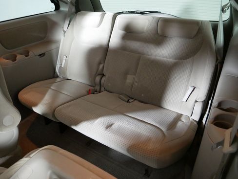 Used 2006 Toyota Sienna LE FWD image 33