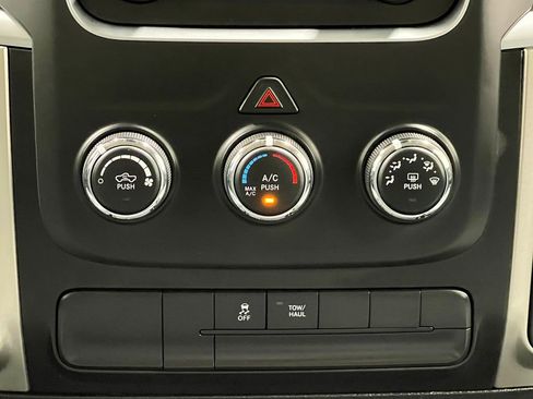 Used 2019 RAM 1500 Classic SLT AWD/4WD image 24