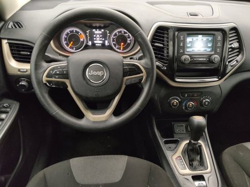 Used 2016 Jeep Cherokee Sport image 22