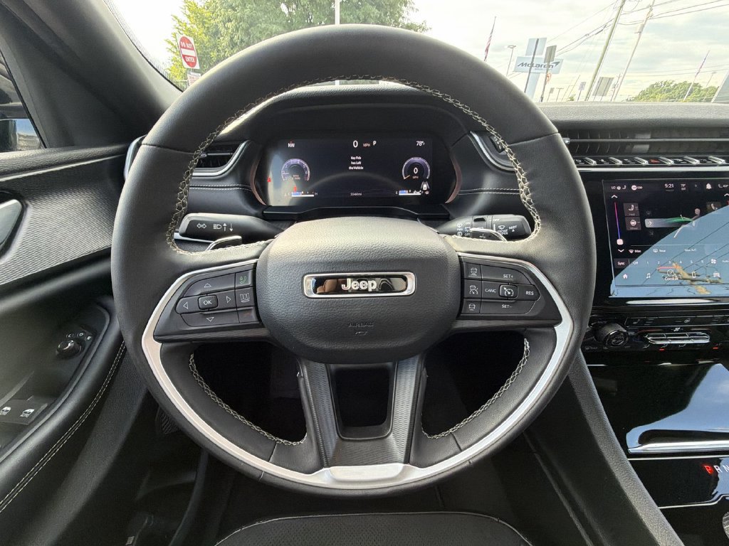 Used 2024 Jeep Grand Cherokee Altitude AWD/4WD image 23