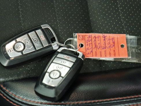 Used 2022 Ford Escape SEL w/ SEL Stealth AWD Package image 33