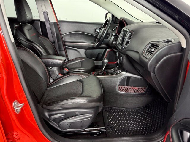 Used 2020 Jeep Compass Trailhawk AWD/4WD image 31