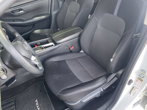 Used 2024 Nissan Sentra SV FWD image 11