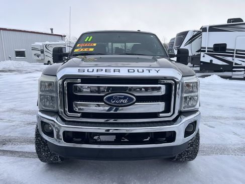 Used 2011 Ford F250 Lariat w/ Lariat Interior Pkg image 4