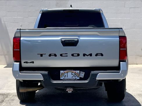 Used 2024 Toyota Tacoma TRD Sport AWD/4WD image 5