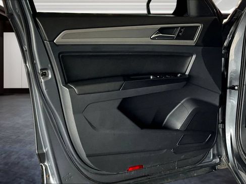 Used 2019 Volkswagen Atlas SE FWD image 18