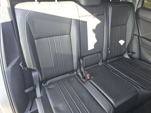 Used 2022 Volkswagen Tiguan SE image 27