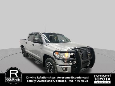 Used 2017 Toyota Tundra SR5 AWD/4WD image 9