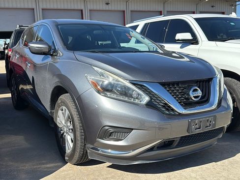 Used 2018 Nissan Murano S image 3