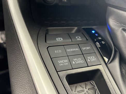 Used 2024 Toyota RAV4 XLE image 32