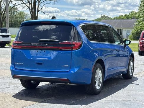 New 2027 Chrysler Pacifica Select AWD/4WD image 33