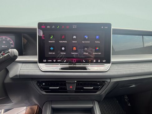 New 2026 Volkswagen Tiguan SE R-Line AWD/4WD image 16