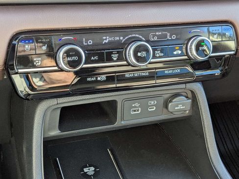 Used 2023 Honda Pilot Elite image 24