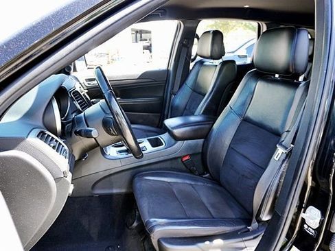 Certified 2022 Jeep Grand Cherokee Laredo X RWD image 15