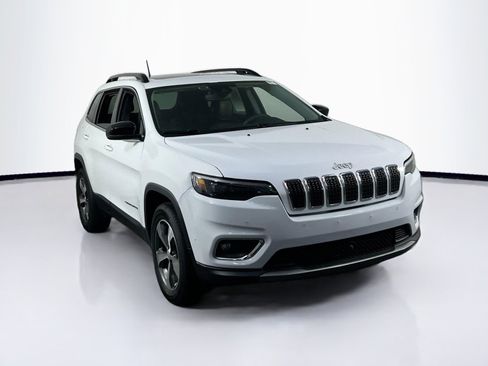 Used 2022 Jeep Cherokee Limited w/ Mopar Interior Package image 3
