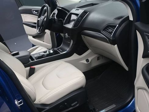Used 2020 Ford Edge Titanium w/ Class II Trailer Tow Package AWD/4WD image 23