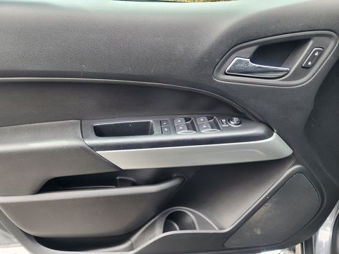 Used 2022 Chevrolet Colorado LT w/ LT Convenience Package image 24