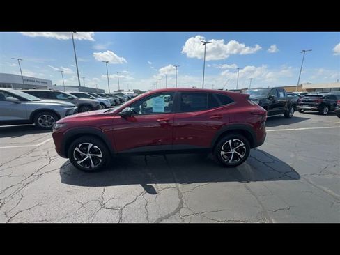 Certified 2024 Chevrolet Trax RS w/ Driver Confidence Package FWD image 5