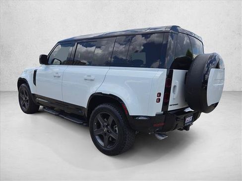 Used 2025 Land Rover Defender 110 X-Dynamic SE AWD/4WD image 8