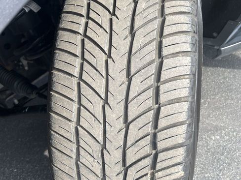 Used 2023 Chevrolet Suburban Premier image 11