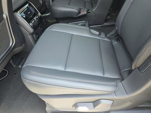 New 2025 Lincoln Aviator 2WD w/ Equipment Group 101A image 15