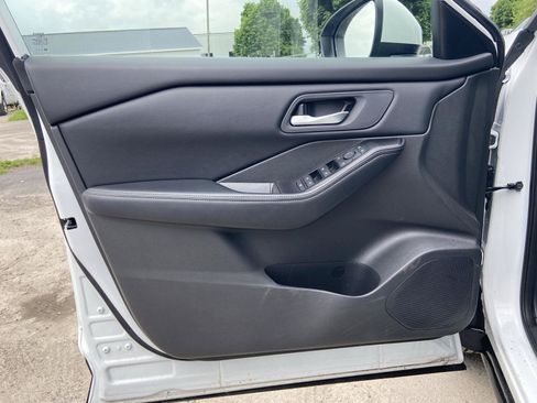 Used 2025 Nissan Rogue SV AWD/4WD image 20