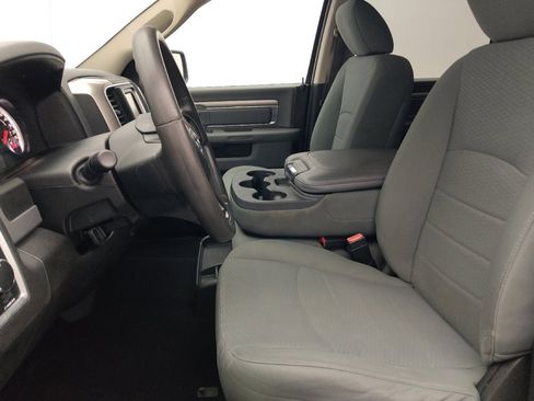 Used 2019 RAM 1500 Classic SLT AWD/4WD image 17