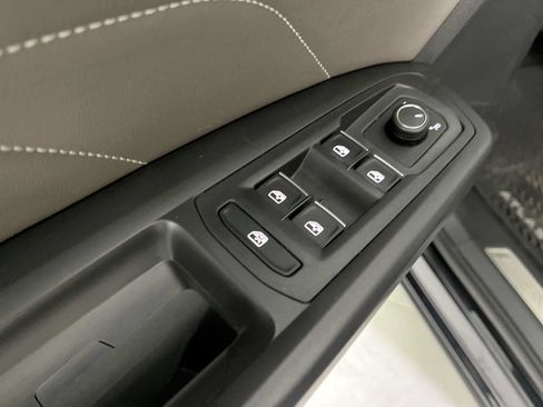Used 2022 Volkswagen Atlas Cross Sport SE w/ Black Wheel Package AWD/4WD image 21