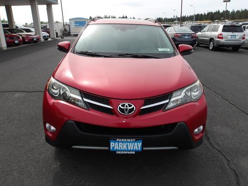 Used 2014 Toyota RAV4 Limited w/ Technology Package AWD/4WD image 8