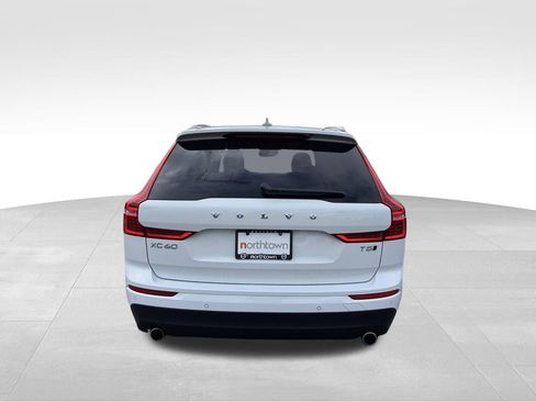 Used 2020 Volvo XC60 T5 Momentum image 38