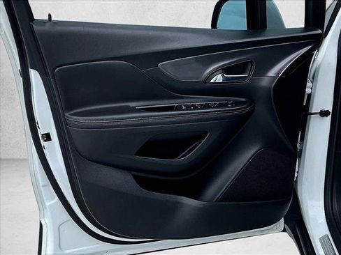 Used 2022 Buick Encore Preferred image 18