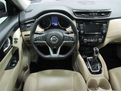 Used 2020 Nissan Rogue SL w/ Premium Package image 18