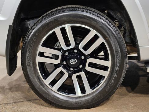 Certified 2024 Toyota 4Runner Limited AWD/4WD image 17