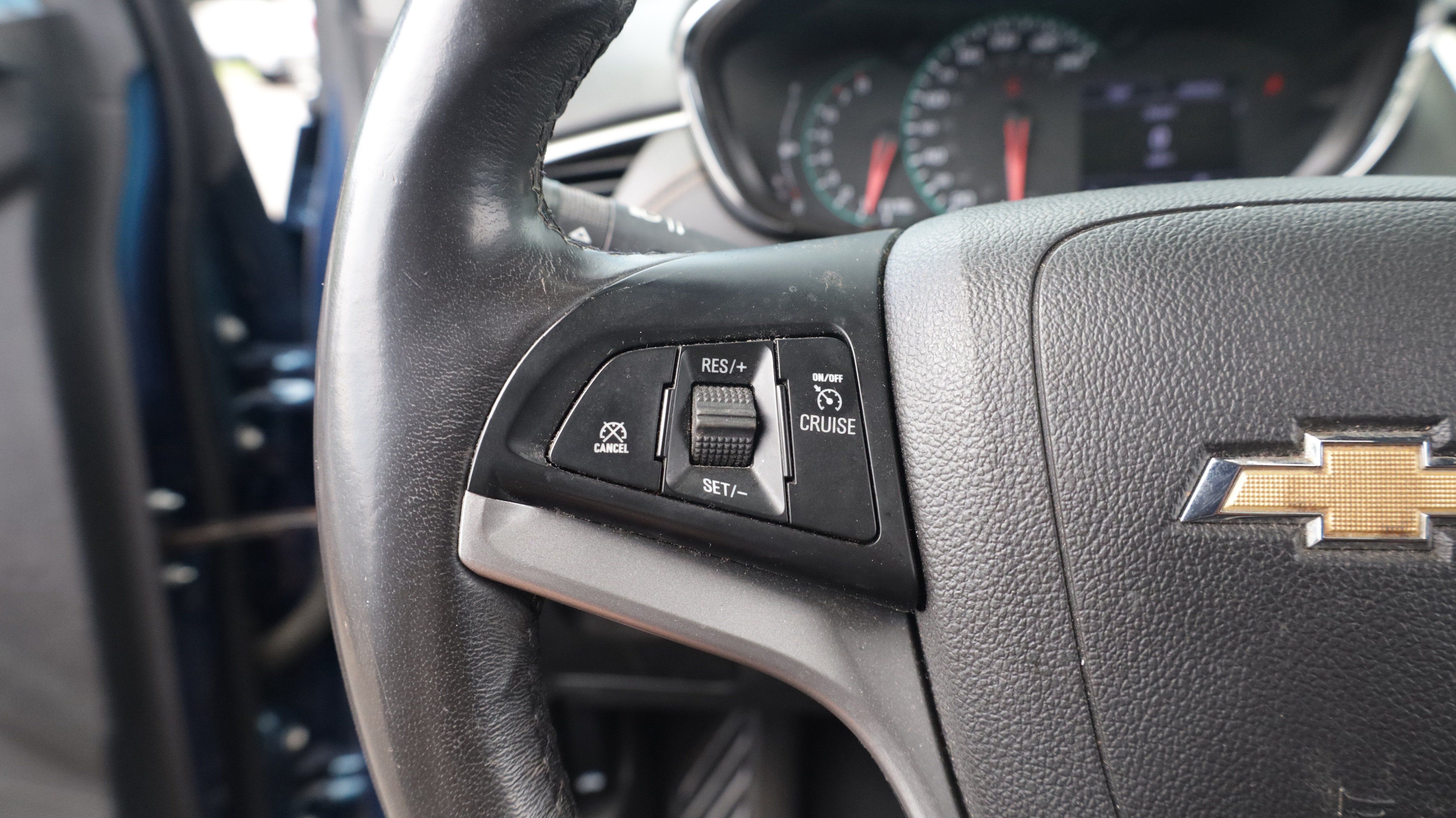 Used 2020 Chevrolet Trax LT w/ LT Convenience Package FWD image 18