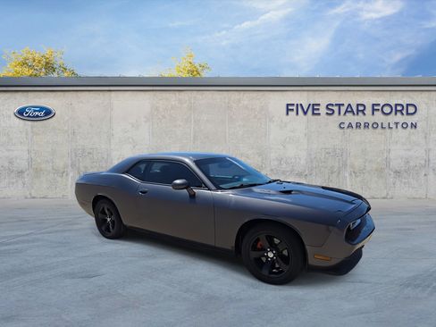 Used 2013 Dodge Challenger R/T Plus image 2